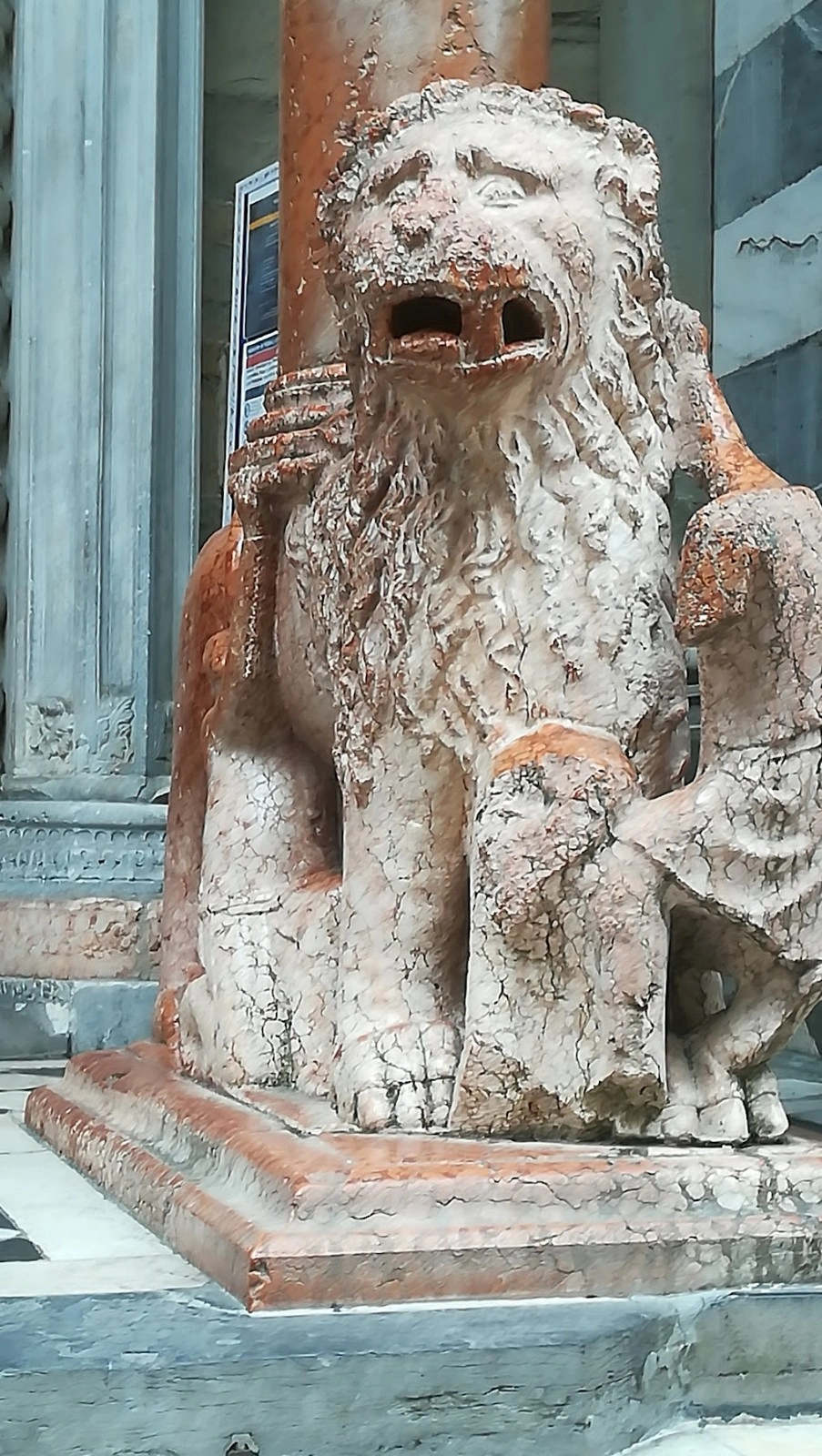 Porta di accesso a Piazza Mascheroni