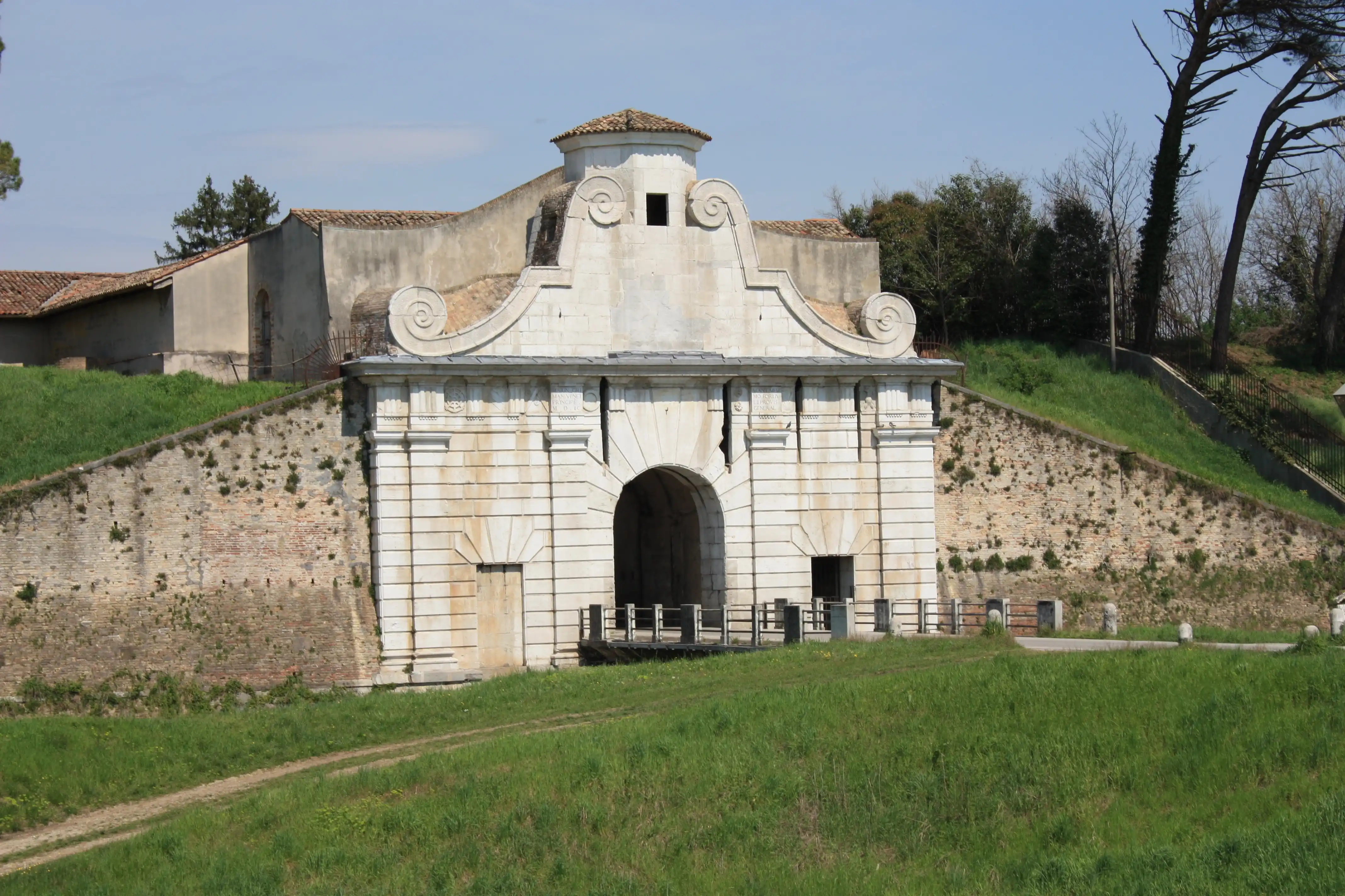 pn6_portaaquileia.webp